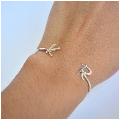 Brazalete de Iniciales